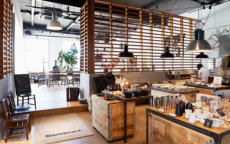 ブラックボードつくば店のオシャレな店内