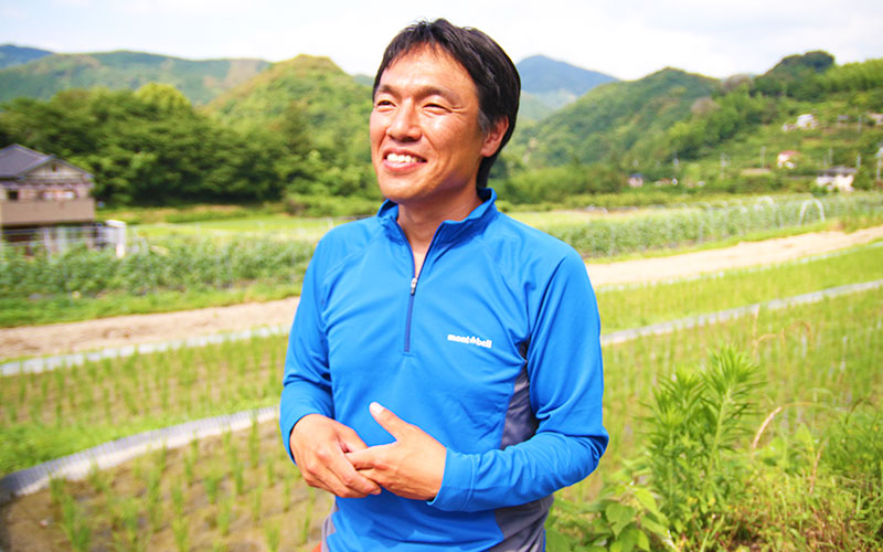 地元の過疎化と六次産業について話す宇城さん