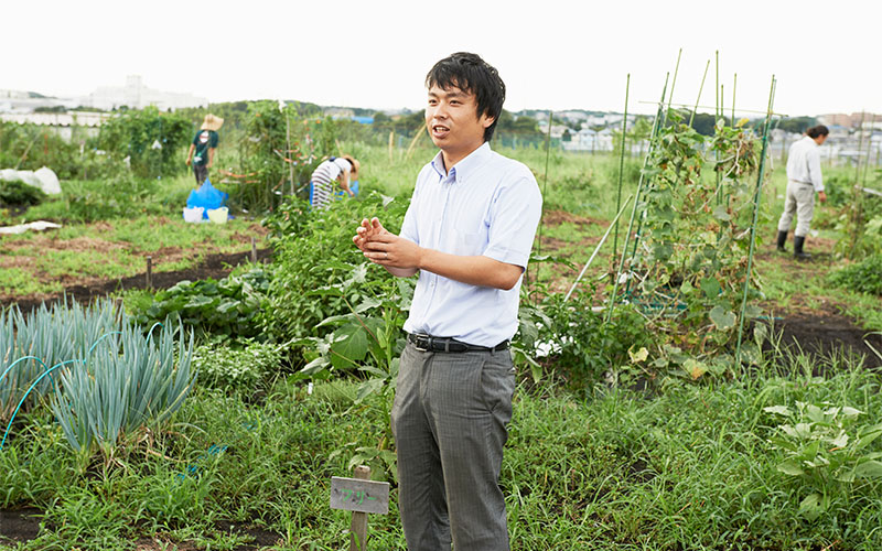 イベントなどの取り組みについて解説するマイファームの荒井さん