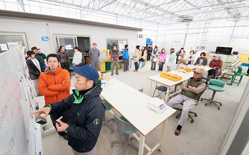 作業前の朝礼の様子
