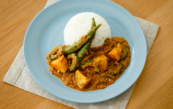 野菜たっぷりカレー、季節を問わずおいしく食べられるメニューです